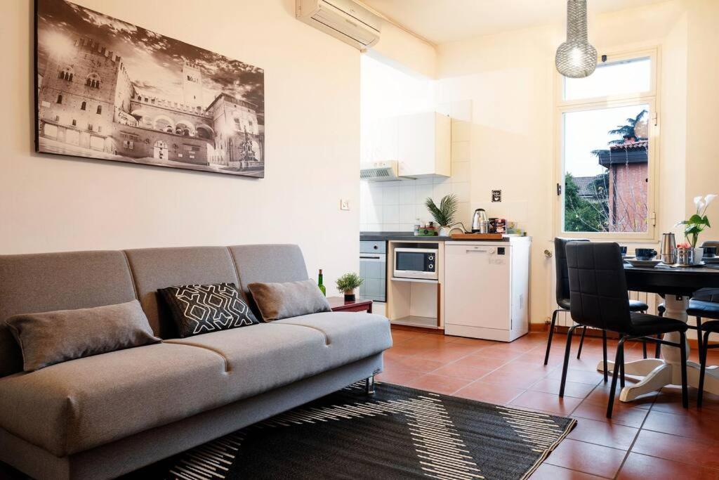 Ferienwohnung The Attico Chic Urban Free Parking Bologna Exterior foto