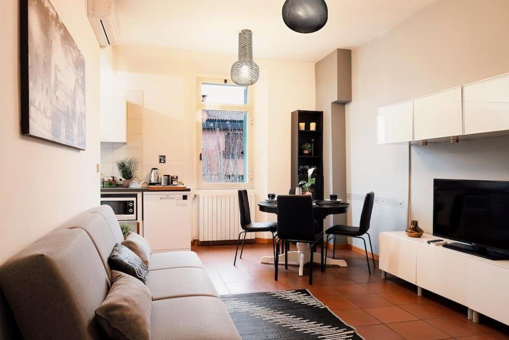 Ferienwohnung The Attico Chic Urban Free Parking Bologna Exterior foto